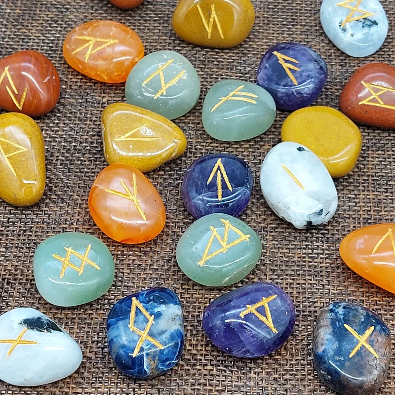 25 Runensteine 7 Chakras mit Beutel