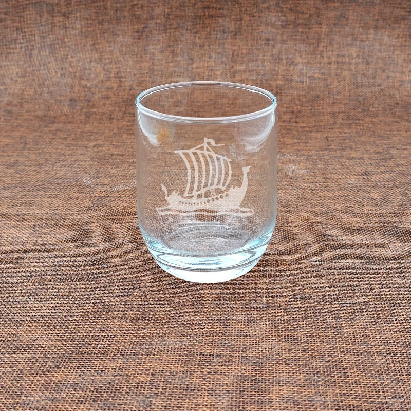 Personalisiertes Glas mit Wunschgravur