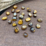Runensteine Tigerauge mit Gravur